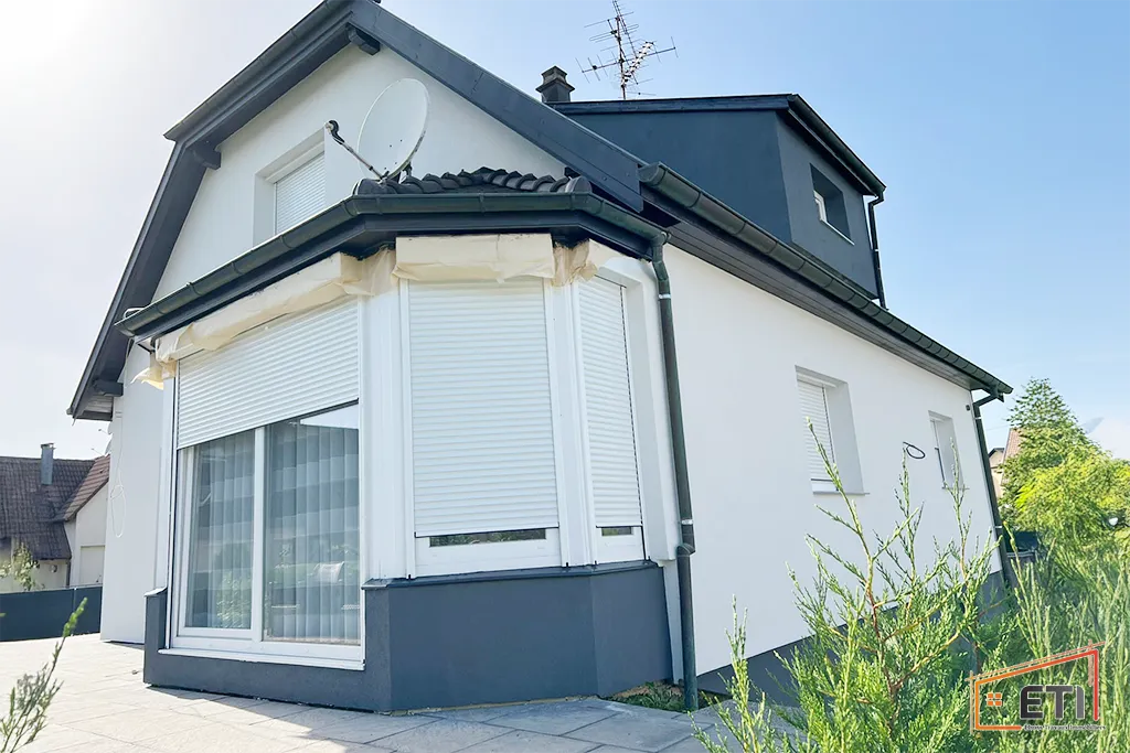 Installation réalisée par ETI - Elsass Travaux Immobilier - Isolation extérieure réalisé à Blotzheim, Haut-Rhin, Grand-Est Installation réalisée par ETI - Elsass Travaux Immobilier - Isolation extérieure réalisé à Blotzheim, Haut-Rhin, Grand-Est