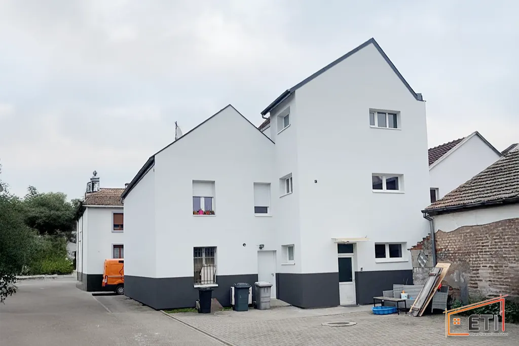 Installation réalisée par ETI - Elsass Travaux Immobilier - Isolation extérieure réalisé à Colmar, Haut-Rhin, Grand-Est Installation réalisée par ETI - Elsass Travaux Immobilier - Isolation extérieure réalisé à Colmar, Haut-Rhin, Grand-Est